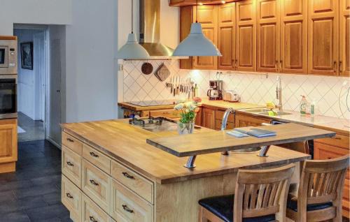 Vekerum House | Stunning Home In Mörrum With Sauna