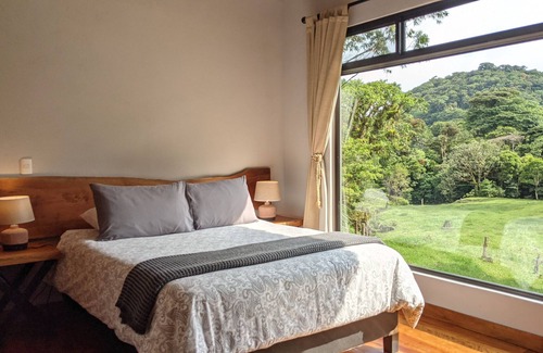 Quebrada Grande House | Stunning Home in Monteverde near Adventure Parks