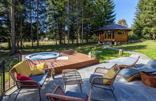 Mrkopalj House | Stunning home in Mrkopalj with sauna