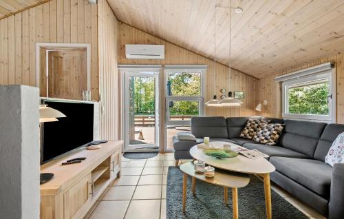 Jegum House | Stunning Home In Oksbøl With Sauna