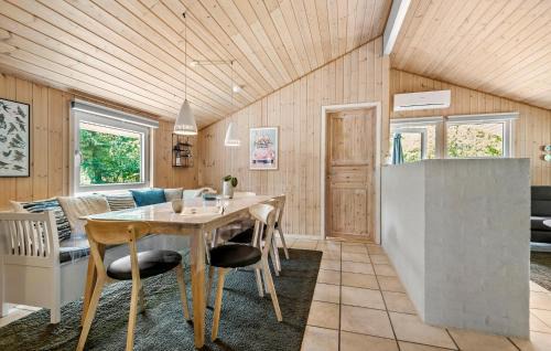 Jegum House | Stunning Home In Oksbøl With Sauna