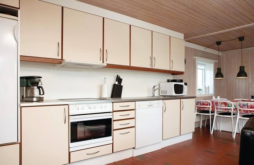 Pandrup House | Stunning home in Pandrup with WiFi