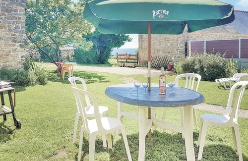Plouhinec House | Stunning home in Plouhinec with kitchen