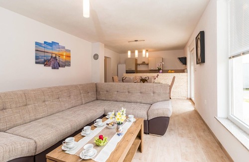 Skatari House | Stunning home in Pula