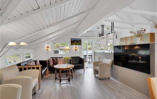 Romo House | Stunning Home In Rømø With Kitchen