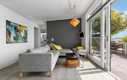 Ronde House | Stunning Home In Rønde With Wifi