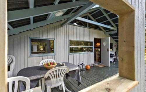 Ronde House | Stunning Home In Rønde With Wifi