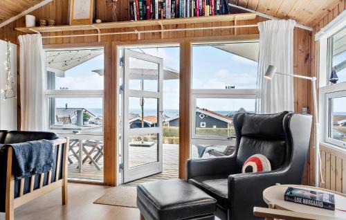 Grønninghoved Strand House | Stunning Home In Sjølund With Kitchen