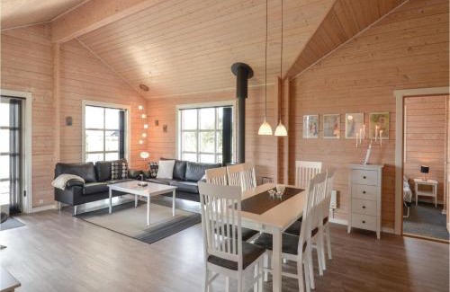 Ringkøbing-Skjern Municipality House | Stunning Home In Skjern With Kitchen