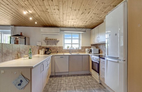 Nørre Fjand House | Stunning home in Ulfborg with kitchen
