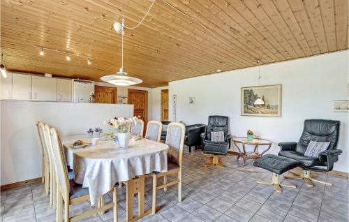 Nørre Fjand House | Stunning Home In Ulfborg With Kitchen