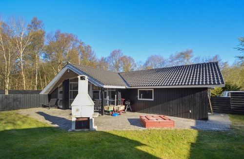 Bøtø By House | Stunning home in Væggerløse with sauna