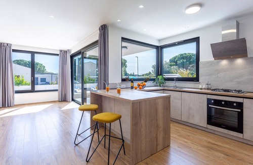 Valbandon House | Stunning home in Valbandon with WiFi