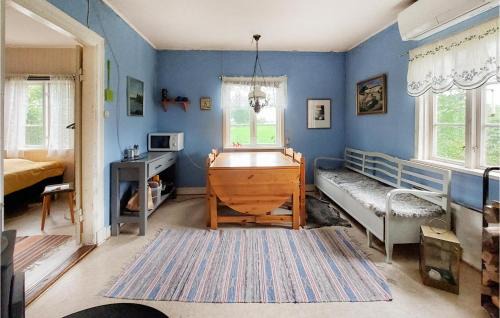 Hassleholm House | Stunning Home In Vinslöv With Kitchen