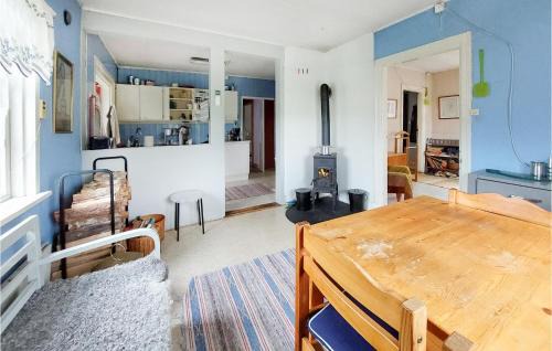 Hassleholm House | Stunning Home In Vinslöv With Kitchen
