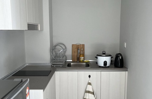 Downtown Kota Kinabalu Apartment | Stunning Homestay | 25th floor Sea & Sunset view | City Center