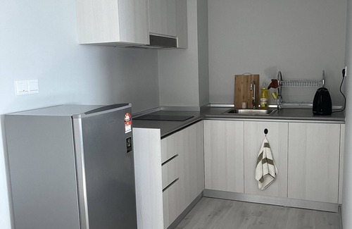 Downtown Kota Kinabalu Apartment | Stunning Homestay | 25th floor Sea & Sunset view | City Center