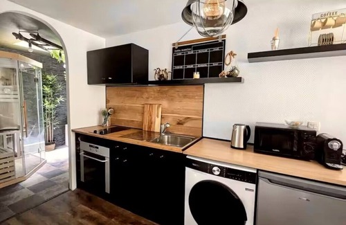 Saint-Leu House | Stunning house with jacuzzi, sauna, home cinema and bubble pool in Amiens.