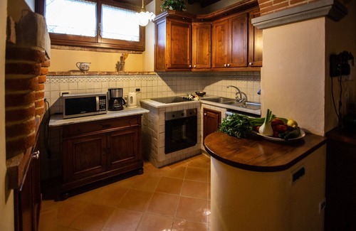 Castiglion Fiorentino Villa | Stunning private villa with WIFI, A/C, private pool, TV, terrace and pets allowed, close to Arezzo