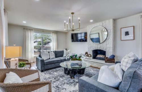 Lakewood Village House | Stunning Lake House with a Pool and Hot Tub