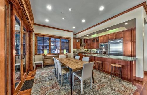 Sierra Shores Condo | Stunning Lakefront Views, Hot Tub, A/C, Gym, walk to Dining and shops