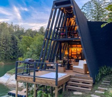 Guatape Ski Chalet | Stunning lakefront retreat, breathtaking views