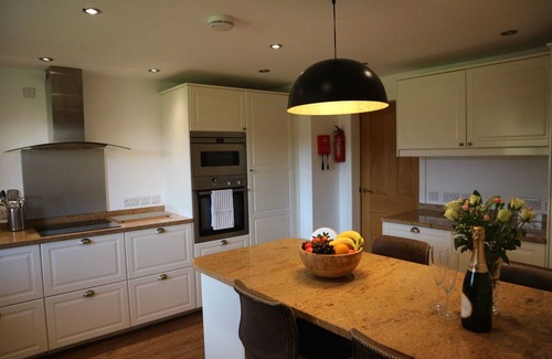 Betws Gwerfil Goch House | Stunning large barn conversion in Betws Gwerfil Goch -Ty Cerrig Barn
