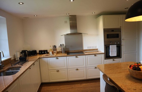 Betws Gwerfil Goch House | Stunning large barn conversion in Betws Gwerfil Goch -Ty Cerrig Barn
