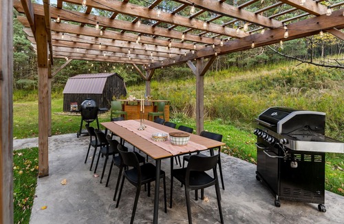 Ellicottville Ski Chalet | 🔥Stunning Luxury EVL Retreat l A True Private Oasis🔥