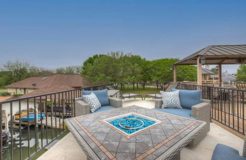 Horseshoe Bay House | Stunning Luxury Home on Lake LBJ!
