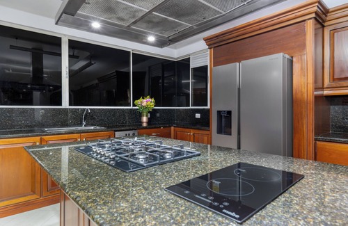 El Poblado House | Stunning Luxury Penthouse with Spa and Concierge