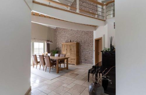 Geel Villa | Stunning Luxury Villa with Indoor Pool & Sauna