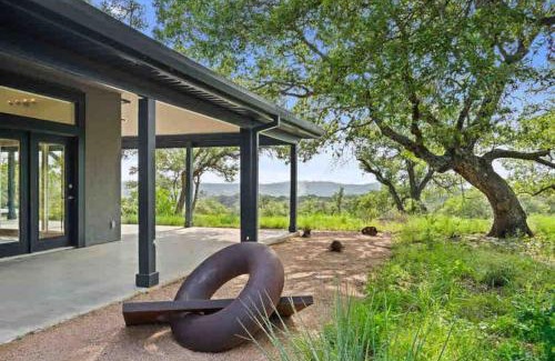 Dripping Springs House | Stunning Modern ATX Hill Country Oasis w Pool Jacuzzi Firepit Trails and Epic Stars