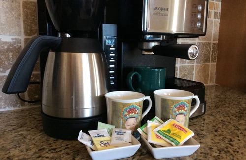 Montauk House | Stunning Montauk Lake View 3 Bdrm Home w/Lake Access & Hot Tub