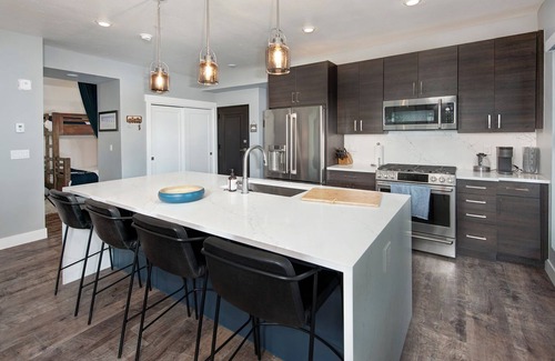 Silverthorne Condo | Stunning new 2BR with Private Hot Tub On the River