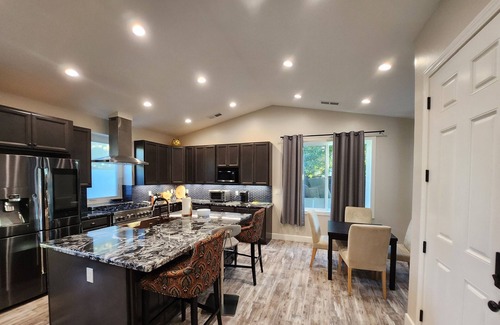 Redwood City House | Stunning New Custom-Built Home, 12' Ceilings, Chef's Kitchen, and Fruit Orchard