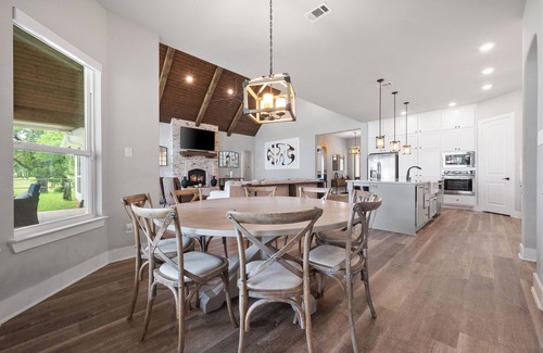 Streetman House | Stunning, New Lakefront Home with Private Boat Ramp