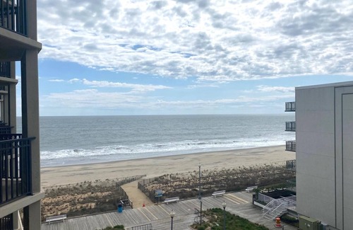 The Pines Condo | Stunning Ocean Views from Fifth-Floor Condo with Pool & Off-Street Parking!