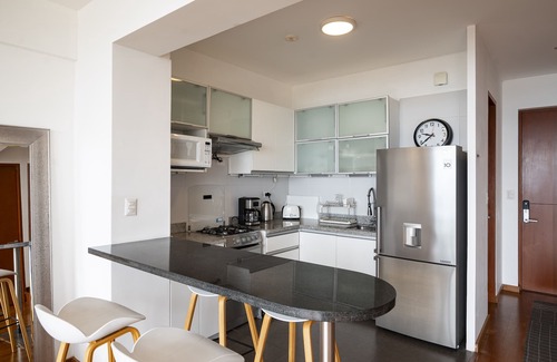 Santa Cruz Apartment | ❤️STUNNING Oceanfront❤️ Balcony I Smartlock I 4KTV