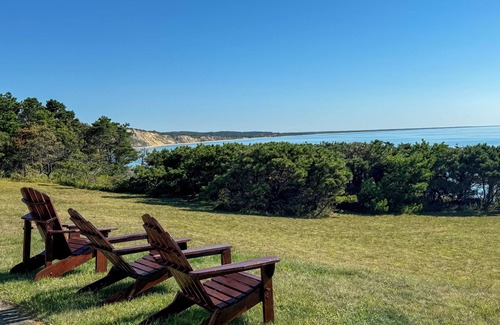 Chilmark House | Stunning Oceanfront Home in Chilmark. 2 minutes to the beach.