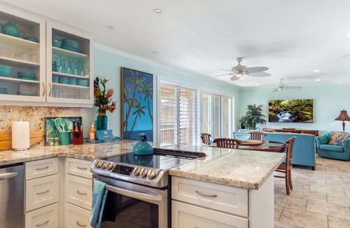 Poipu Condo | STUNNING OCEANFRONT PENTHOUSE 2Bd/2Ba *Fully Renovated, Pool * Poipu Palms Koloa