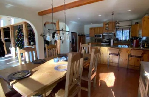 Flagstaff Cabin | Stunning OFF-GRID Cabin Retreat! Quiet and Private !