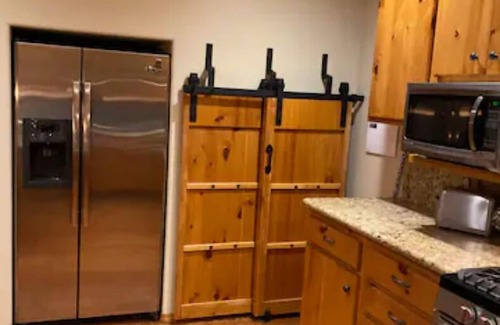 Flagstaff Cabin | Stunning OFF-GRID Cabin Retreat! Quiet and Private !