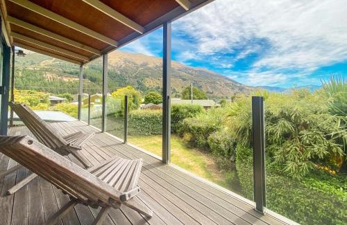 Lake Hawea House | Stunning Panoramic Lake Hawea Views 5 Bedrooms