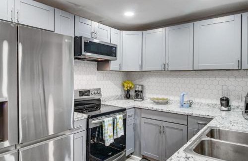 Cloverdale House | Stunning, Pet-friendly Home in Savannah