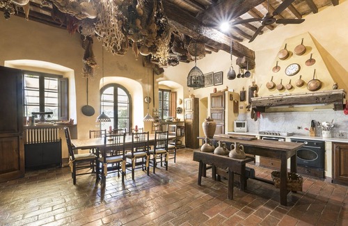 San Pietro in Bossolo Villa | Stunning private villa with WIFI, private pool, A/C, TV, patio, panoramic view and parking