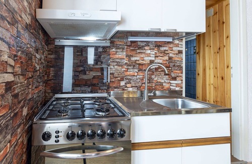 Villa di Tirano House | Stunning private villa for 7 people with WIFI, A/C, TV, patio and pets allowed