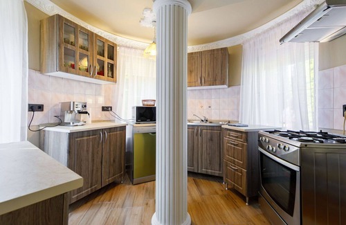 Balatonfoldvar Villa | Stunning private villa for 11 guests with A/C, WIFI, TV, patio and parking