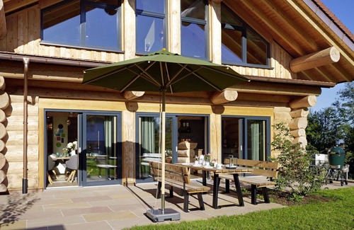 Heitersheim House | Stunning private villa for 8 guests with WIFI, pool, hot tub, TV, patio, pets allowed and parking