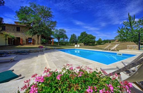 Bucine Villa | Stunning private villa for 22 guests with WIFI, A/C, private pool, TV, patio and panoramic view